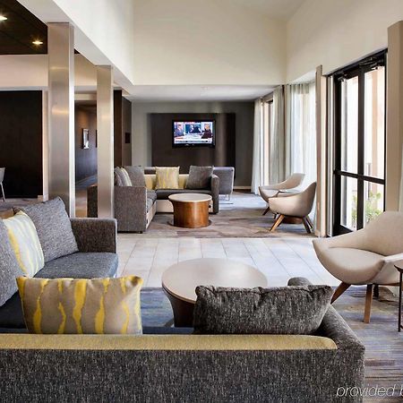Courtyard By Marriott Phoenix Airport Exterior photo