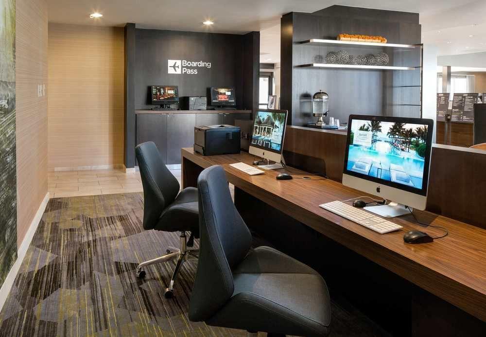 Courtyard By Marriott Phoenix Airport Exterior photo
