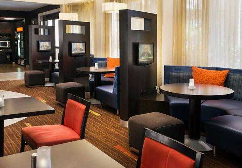 Courtyard By Marriott Phoenix Airport Exterior photo