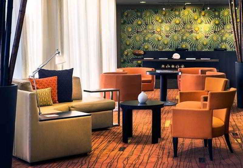 Courtyard By Marriott Phoenix Airport Exterior photo