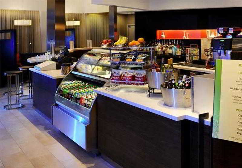 Courtyard By Marriott Phoenix Airport Exterior photo